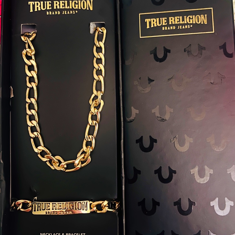 NIB True religion chain and bracelet set